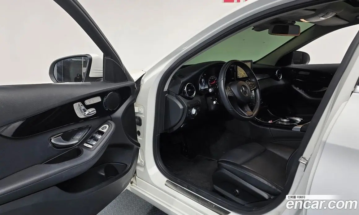 Mercedes-Benz C-Class 2017 2.0 автомат (гидро), фото 13