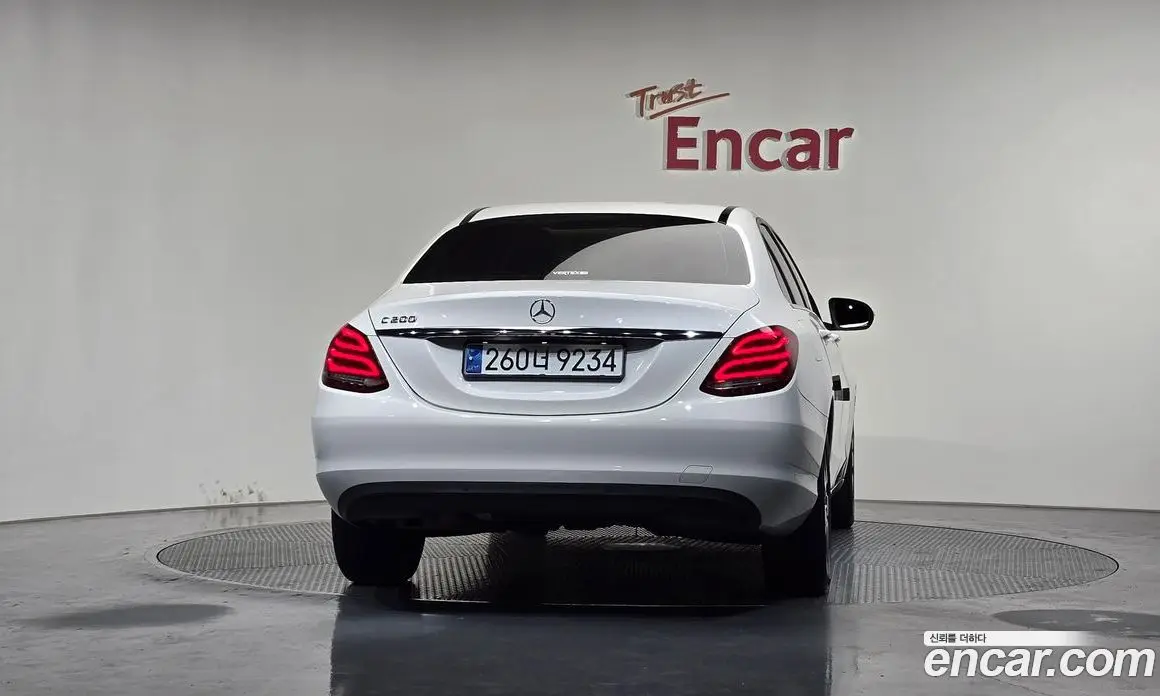 Mercedes-Benz C-Class 2017 2.0 автомат (гидро), фото 4