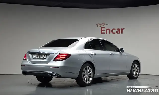 Mercedes-Benz E-Class, 2016, 100 476 км
