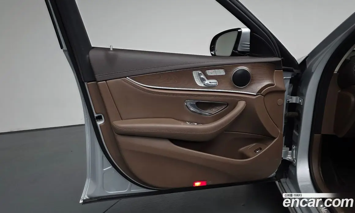 Mercedes-Benz E-Class 2016 1.9 автомат (гидро), фото 13 Mercedes-Benz E-Class 2016 1.9 автомат (гидро), фото 13