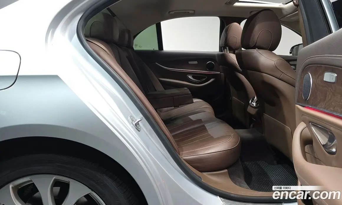 Mercedes-Benz E-Class 2016 1.9 автомат (гидро), фото 16 Mercedes-Benz E-Class 2016 1.9 автомат (гидро), фото 16