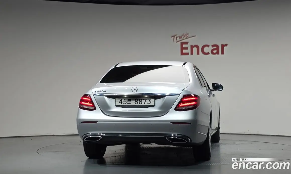Mercedes-Benz E-Class 2016 1.9 автомат (гидро), фото 3 Mercedes-Benz E-Class 2016 1.9 автомат (гидро), фото 3