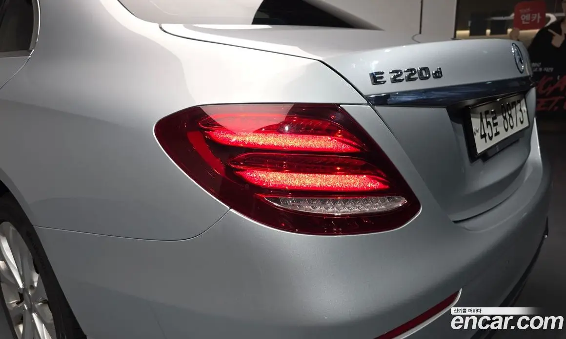 Mercedes-Benz E-Class 2016 1.9 автомат (гидро), фото 8 Mercedes-Benz E-Class 2016 1.9 автомат (гидро), фото 8