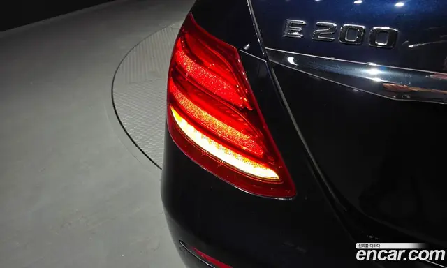 Mercedes-Benz E-Class 2018 2.0 автомат (гидро), миниатюра 9 Mercedes-Benz E-Class 2018 2.0 автомат (гидро), миниатюра 9