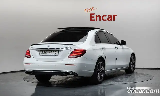 Mercedes-Benz E-Class, 2018, 33 005 км
