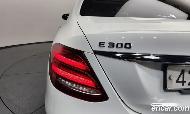 Mercedes-Benz E-Class 2019 2.0 автомат (гидро), миниатюра 9