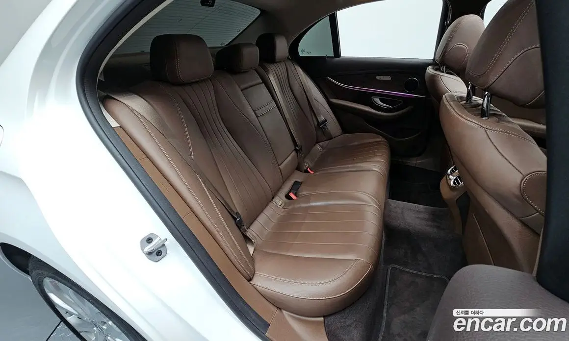 Mercedes-Benz E-Class 2019 1.9 автомат (гидро), фото 17 Mercedes-Benz E-Class 2019 1.9 автомат (гидро), фото 17