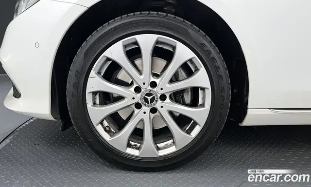 Mercedes-Benz E-Class 2019 1.9 автомат (гидро), миниатюра 5 Mercedes-Benz E-Class 2019 1.9 автомат (гидро), миниатюра 5