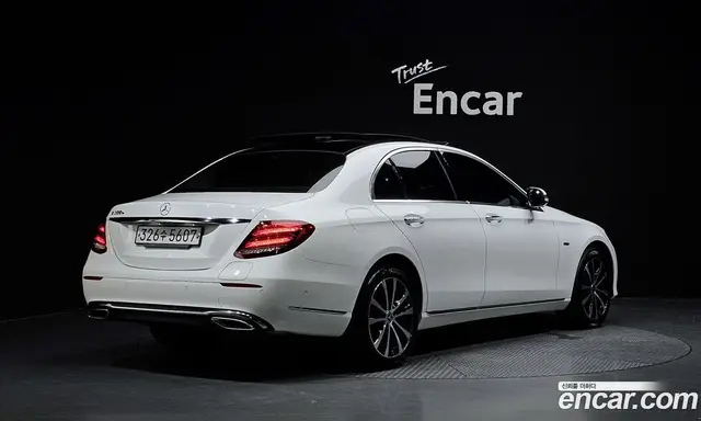 Mercedes-Benz E-Class, 2019, 49 835 км