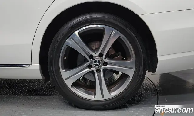 Mercedes-Benz E-Class 2019 2.0 автомат (гидро), миниатюра 6