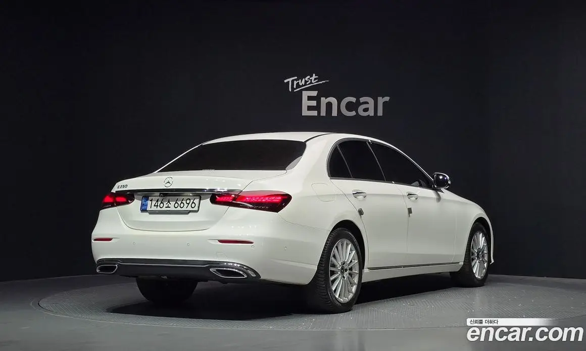 Mercedes-Benz E-Class 2020 2.0 автомат (гидро), фото 2 Mercedes-Benz E-Class 2020 2.0 автомат (гидро), фото 2