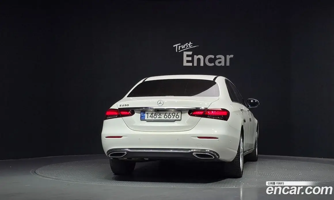 Mercedes-Benz E-Class 2020 2.0 автомат (гидро), фото 4 Mercedes-Benz E-Class 2020 2.0 автомат (гидро), фото 4
