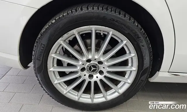 Mercedes-Benz E-Class 2020 2.0 автомат (гидро), миниатюра 5 Mercedes-Benz E-Class 2020 2.0 автомат (гидро), миниатюра 5
