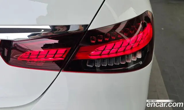 Mercedes-Benz E-Class 2020 2.0 автомат (гидро), миниатюра 9 Mercedes-Benz E-Class 2020 2.0 автомат (гидро), миниатюра 9