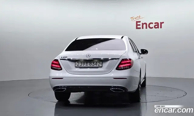 Mercedes-Benz E-Class 2020 2.0 автомат (гидро), миниатюра 4