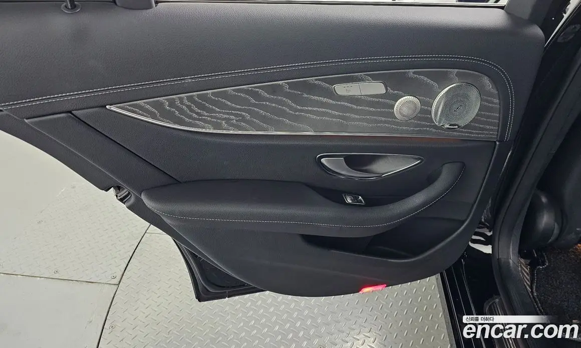 Mercedes-Benz E-Class 2022 2.0 автомат (гидро), фото 15 Mercedes-Benz E-Class 2022 2.0 автомат (гидро), фото 15