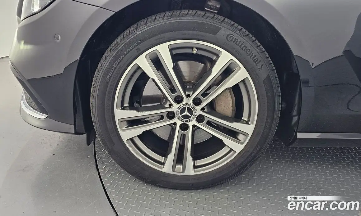 Mercedes-Benz E-Class 2022 2.0 автомат (гидро), фото 5 Mercedes-Benz E-Class 2022 2.0 автомат (гидро), фото 5