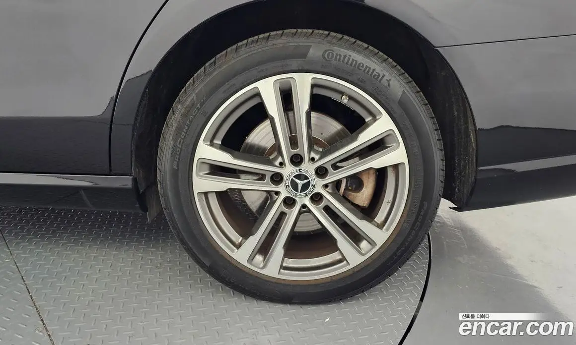 Mercedes-Benz E-Class 2022 2.0 автомат (гидро), фото 7 Mercedes-Benz E-Class 2022 2.0 автомат (гидро), фото 7