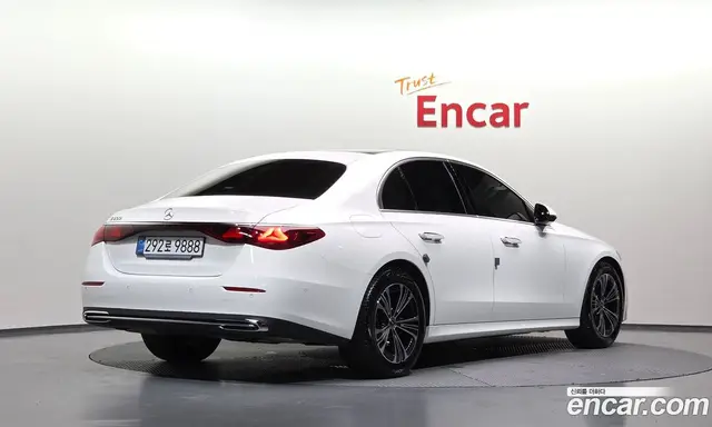 Mercedes-Benz E-Class 2025 2.0 автомат (гидро), миниатюра 2