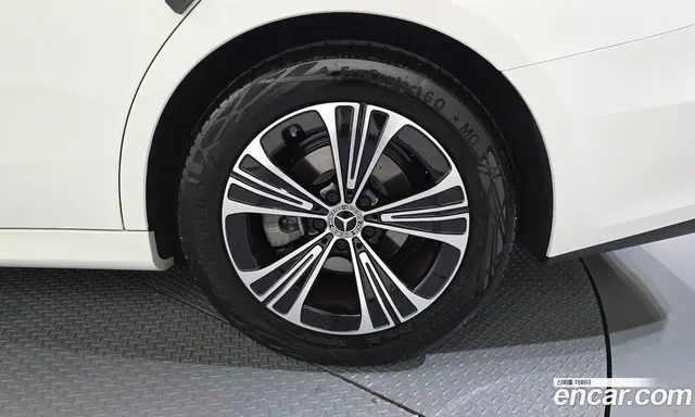 Mercedes-Benz E-Class 2025 2.0 автомат (гидро), миниатюра 7