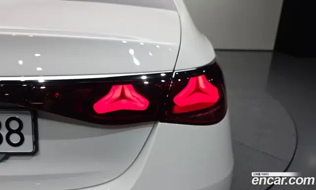Mercedes-Benz E-Class 2025 2.0 автомат (гидро), миниатюра 9