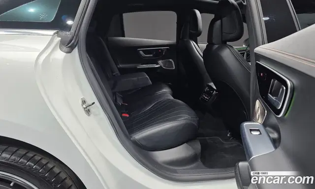 Mercedes-Benz EQE 2023 0.3 автомат (гидро), миниатюра 12