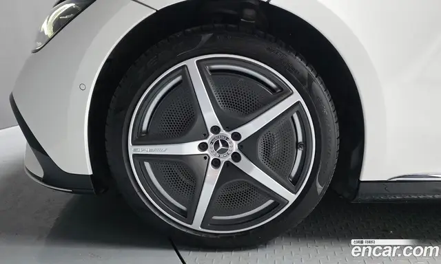 Mercedes-Benz EQE 2023 0.3 автомат (гидро), миниатюра 5