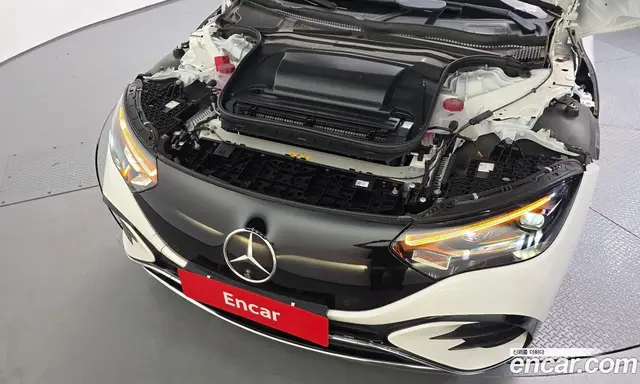 Mercedes-Benz EQE 2024 0.3 автомат (гидро), миниатюра 6