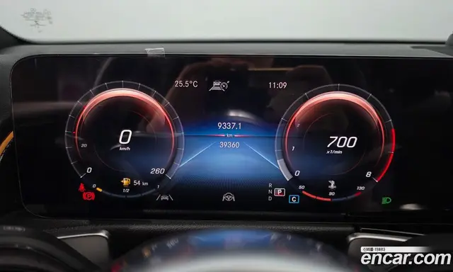 Mercedes-Benz GLB-Class 2022 2.0 автомат (гидро), миниатюра 11