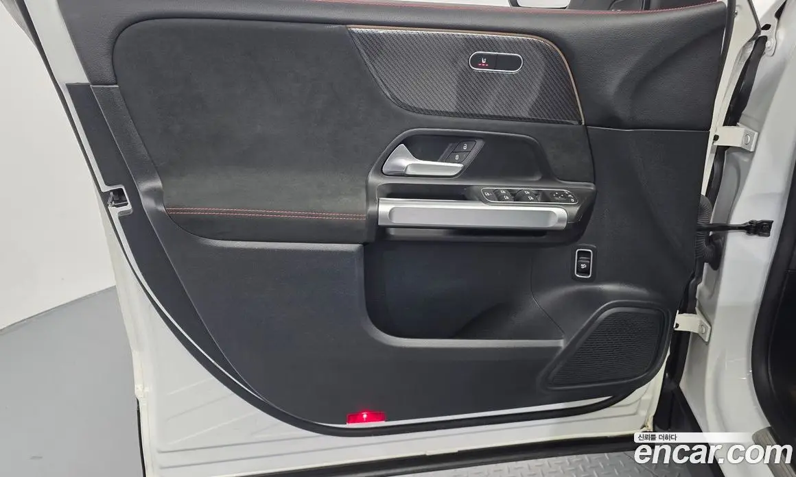 Mercedes-Benz GLB-Class 2022 2.0 автомат (гидро), фото 14