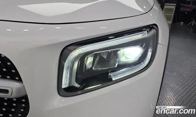 Mercedes-Benz GLB-Class 2022 2.0 автомат (гидро), миниатюра 8