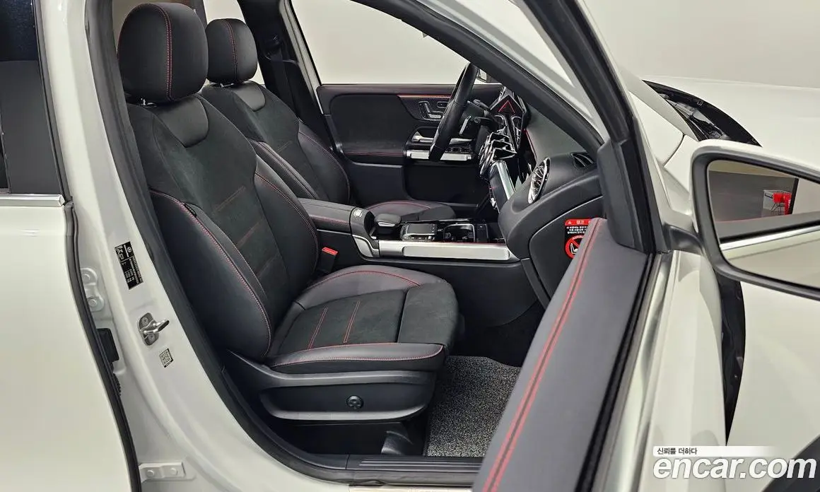 Mercedes-Benz GLB-Class 2023 2.0 автомат (гидро), фото 13