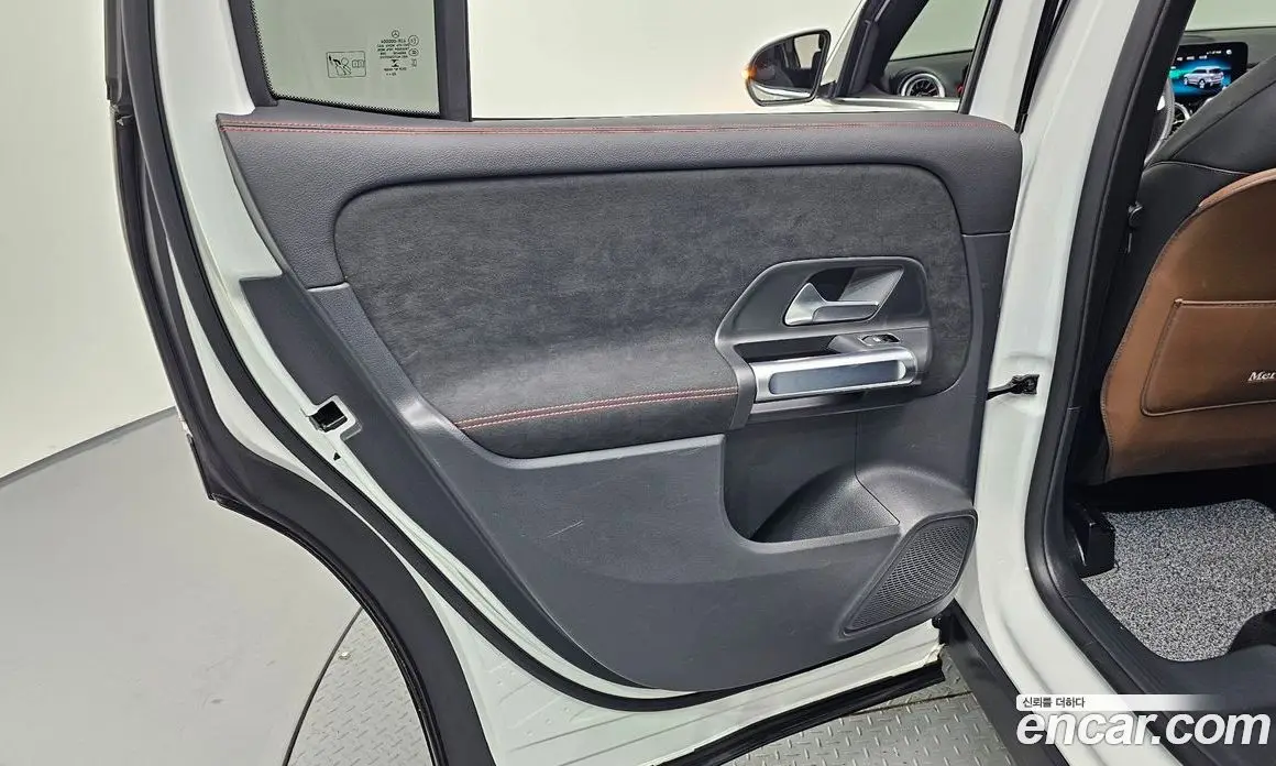 Mercedes-Benz GLB-Class 2023 2.0 автомат (гидро), фото 15