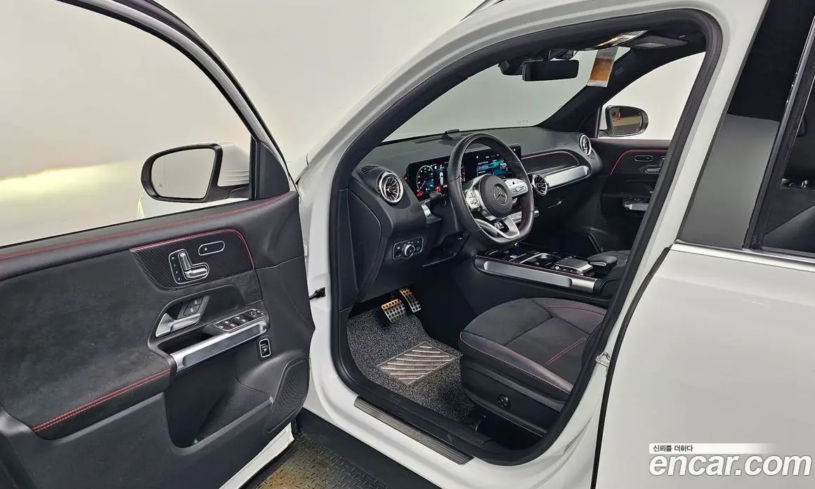 Mercedes-Benz GLB-Class 2023 2.0 автомат (гидро), фото 16