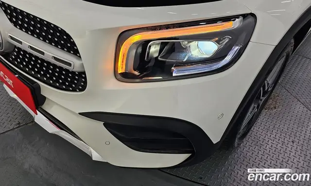Mercedes-Benz GLB-Class 2023 2.0 автомат (гидро), миниатюра 8