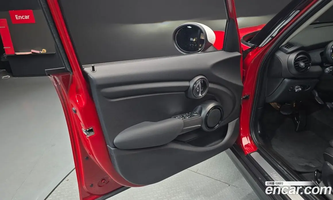 Mini Cooper 2018 1.5 автомат (гидро), фото 14 Mini Cooper 2018 1.5 автомат (гидро), фото 14