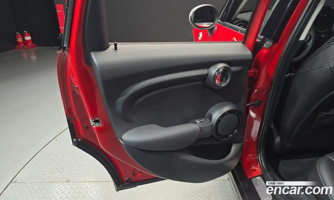 Mini Cooper 2018 1.5 автомат (гидро), фото 15 Mini Cooper 2018 1.5 автомат (гидро), фото 15