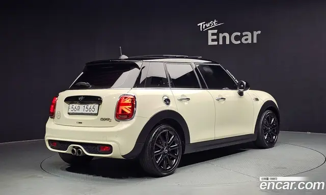 Mini Cooper 2019 2.0 автомат (гидро), миниатюра 2