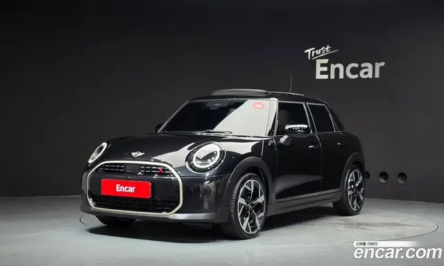 Mini Cooper, 2026, 8 760 км