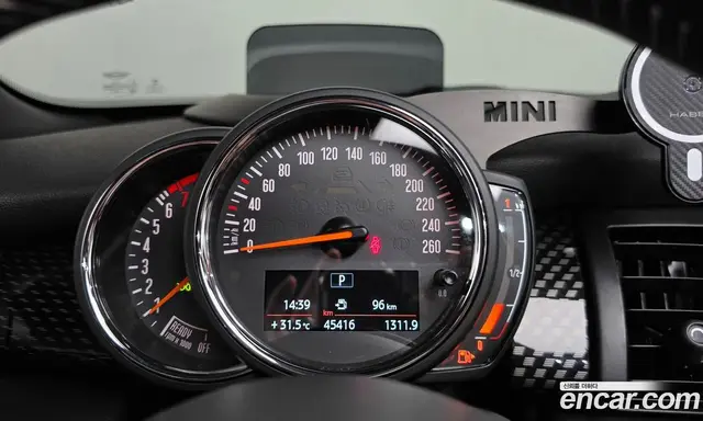 Mini Cooper Convertible 2019 2.0 автомат (гидро), миниатюра 11 Mini Cooper Convertible 2019 2.0 автомат (гидро), миниатюра 11