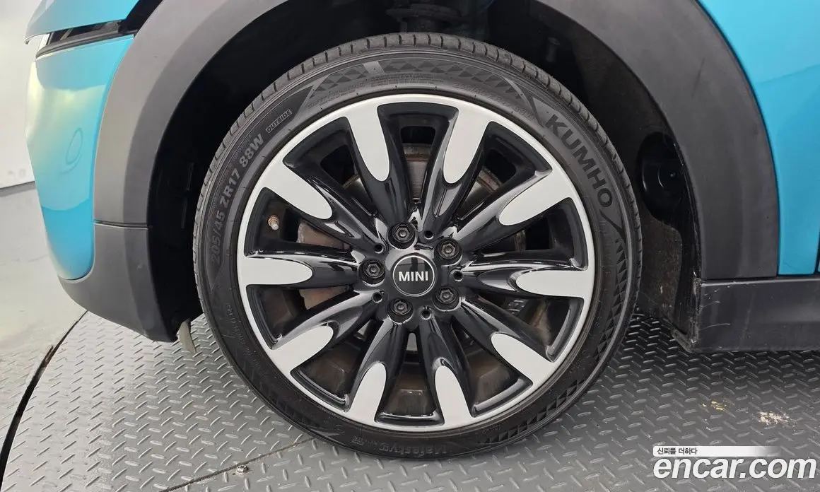 Mini Cooper Convertible 2019 2.0 автомат (гидро), фото 5 Mini Cooper Convertible 2019 2.0 автомат (гидро), фото 5