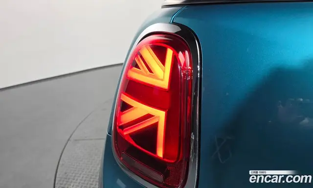 Mini Cooper Convertible 2019 2.0 автомат (гидро), миниатюра 9 Mini Cooper Convertible 2019 2.0 автомат (гидро), миниатюра 9