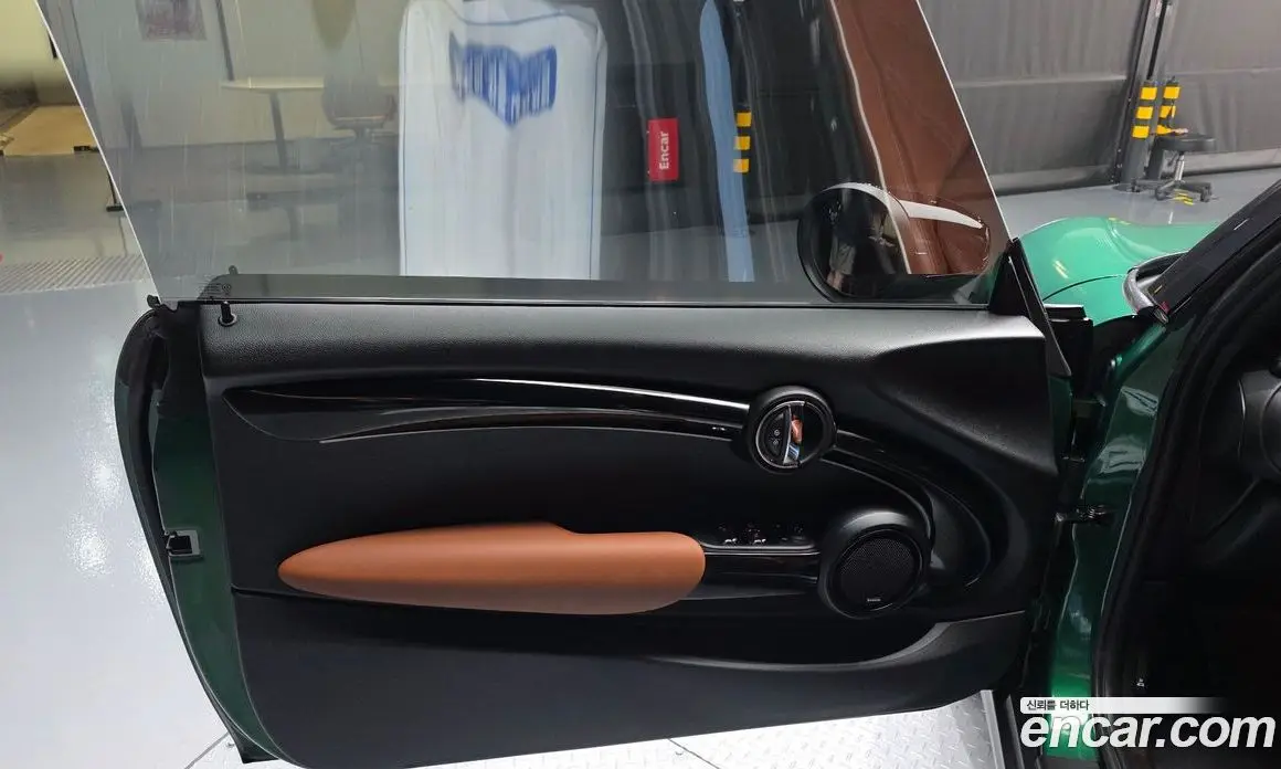 Mini Cooper Convertible 2022 2.0 автомат (гидро), фото 15 Mini Cooper Convertible 2022 2.0 автомат (гидро), фото 15