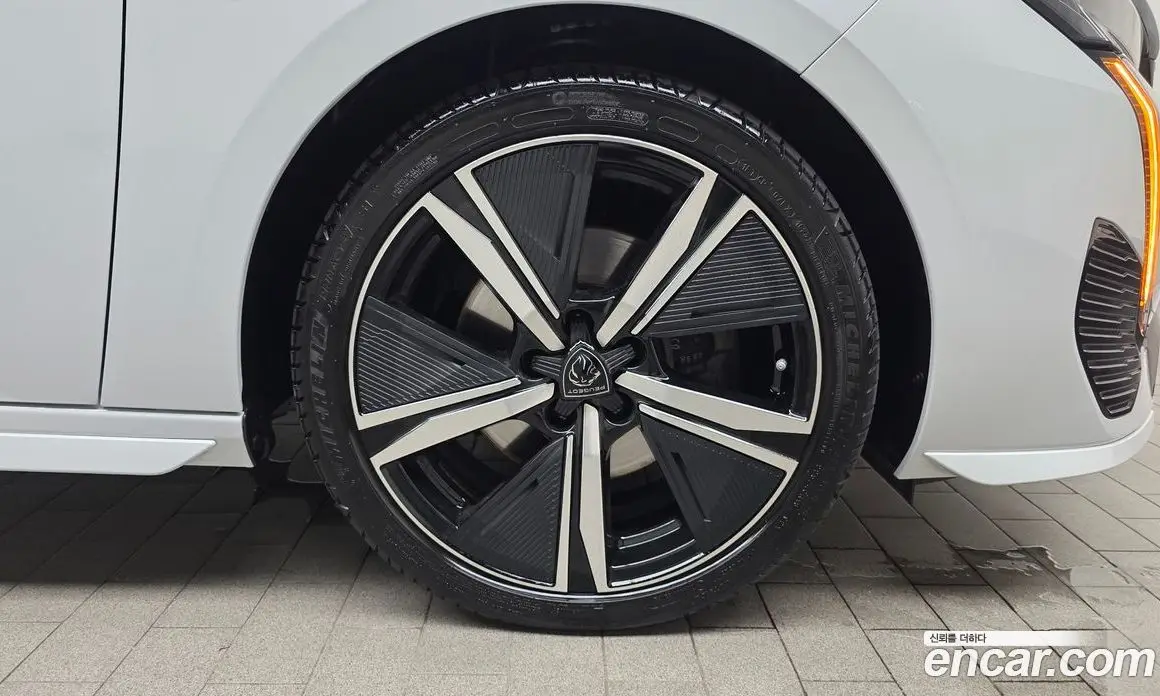 Peugeot 308 2023 1.5 автомат (гидро), фото 7 Peugeot 308 2023 1.5 автомат (гидро), фото 7