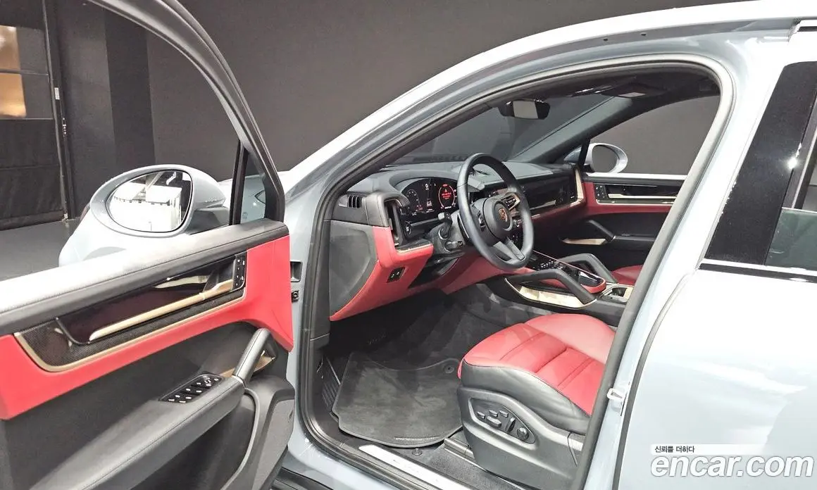 Porsche Cayenne 2024 3.0 автомат (гидро), фото 13