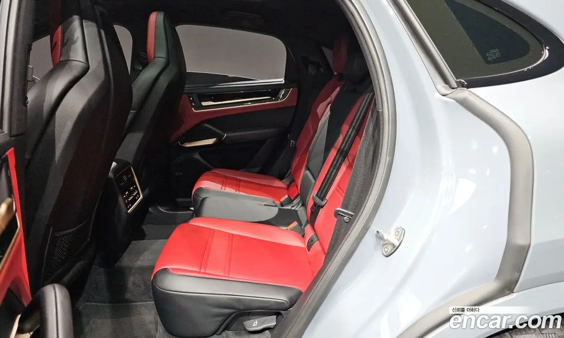 Porsche Cayenne 2024 3.0 автомат (гидро), фото 16