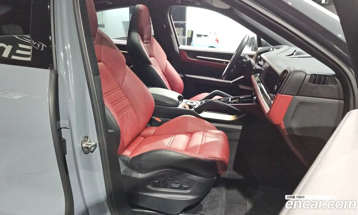 Porsche Cayenne 2024 3.0 автомат (гидро), фото 18