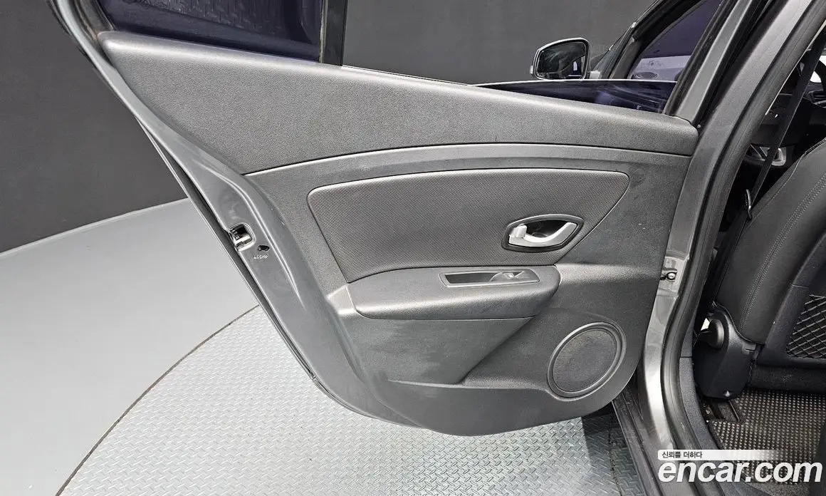 Renault (Samsung) SM3 2017 1.6 автомат (гидро), фото 15 Renault (Samsung) SM3 2017 1.6 автомат (гидро), фото 15