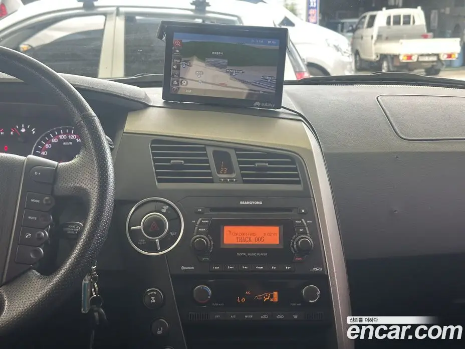 SsangYong Korando 2012 2.0 автомат (гидро), фото 11