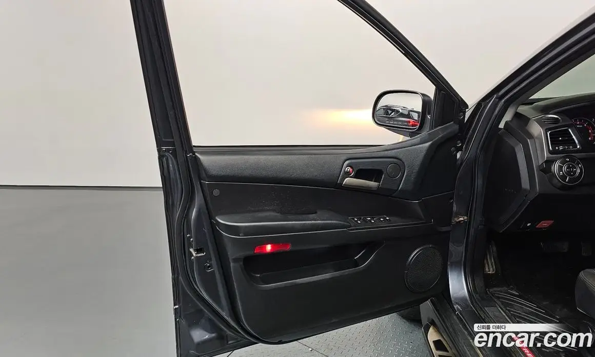 SsangYong Korando 2016 2.0 автомат (гидро), фото 14